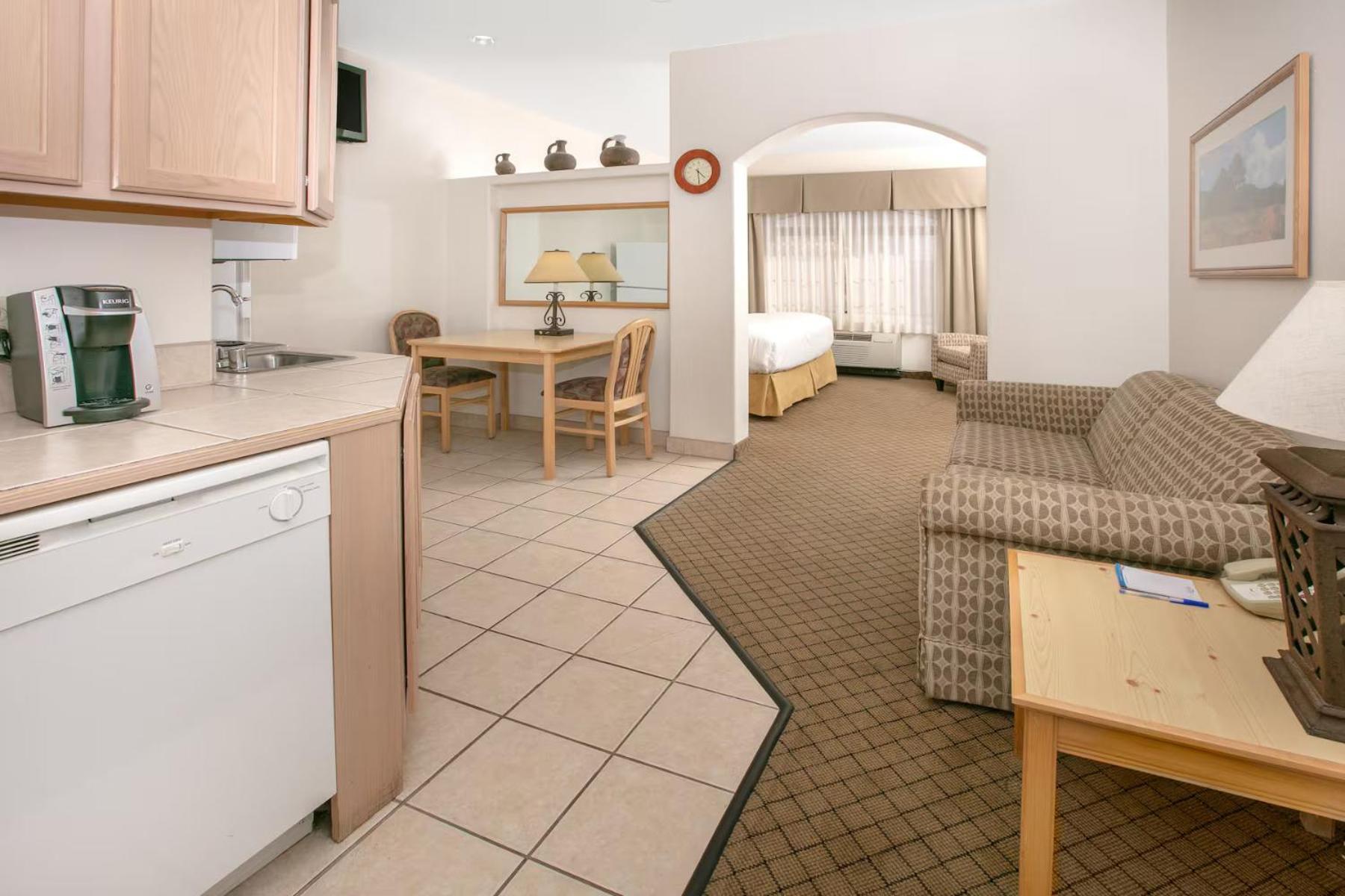 Cash Rewards Inn & Suites Розуэлл Экстерьер фото