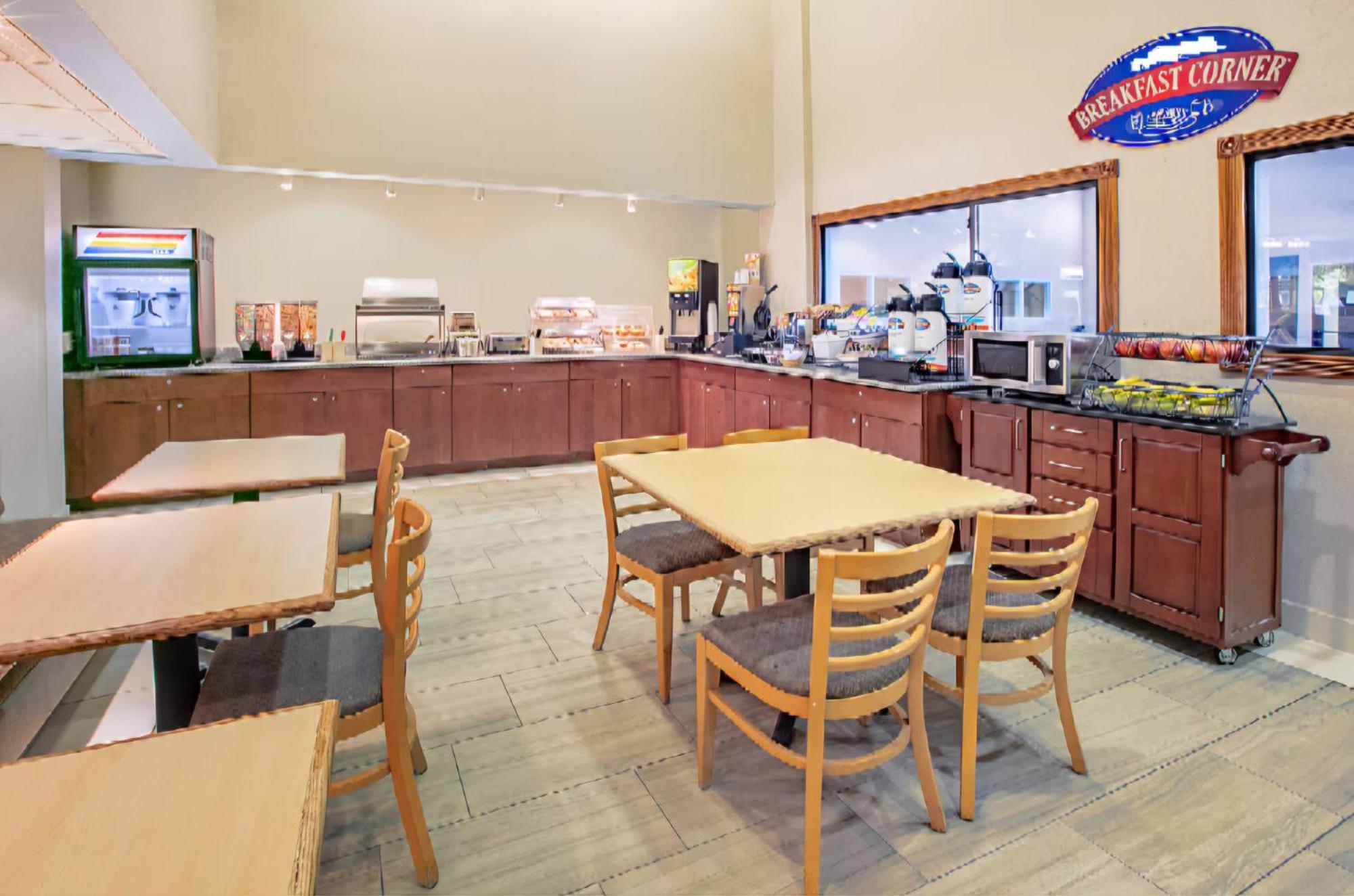 Cash Rewards Inn & Suites Розуэлл Экстерьер фото
